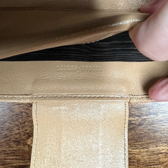 GUCCI Embossed Leather Snap Closure Bifold Long Wallet - Picture 8 of 15